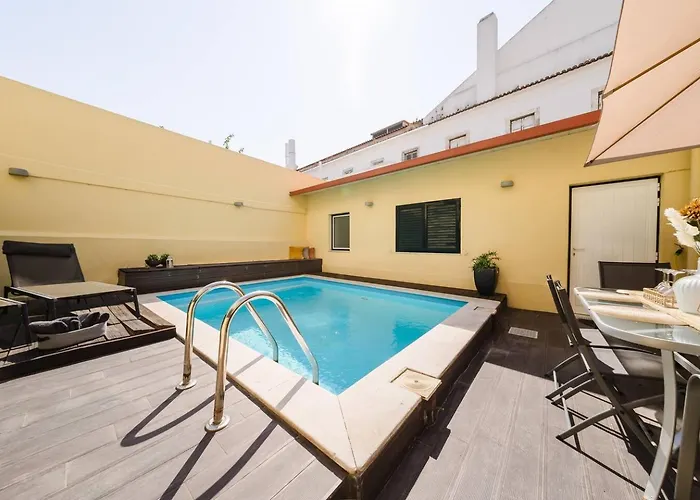 Apartament Chiado Gem Private Pool & Patio Retreat *