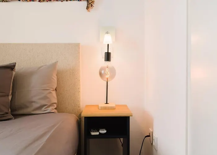 Chiado Gem Private Pool & Patio Retreat *