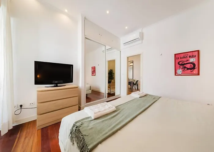 Apartament Chiado Gem Private Pool & Patio Retreat *