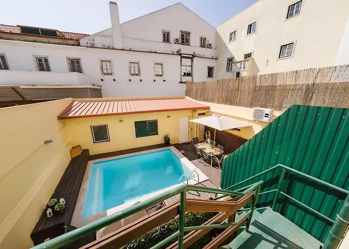 Chiado Gem Private Pool & Patio Retreat *