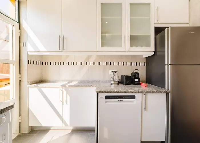 Apartament Chiado Gem Private Pool & Patio Retreat *