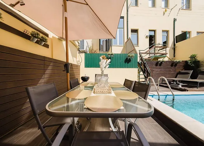 Chiado Gem Private Pool & Patio Retreat * Lizbona