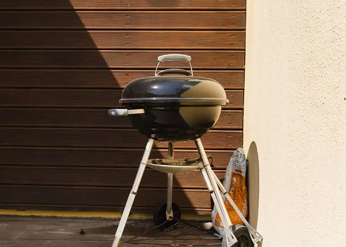 Chiado Gem Private Pool & Patio Retreat