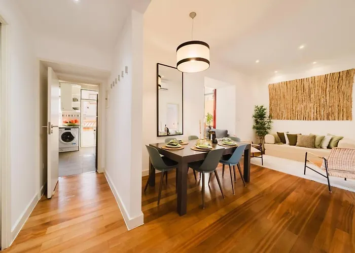 Apartament Chiado Gem Private Pool & Patio Retreat *