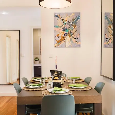 Chiado Gem Private Pool & Patio Retreat *