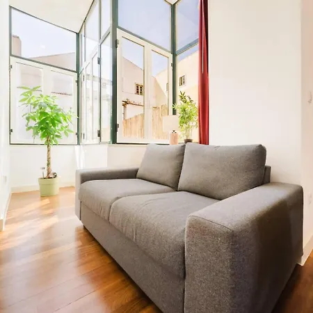 Daire Private Pool Chiado Gem, Patio Retreat Wac