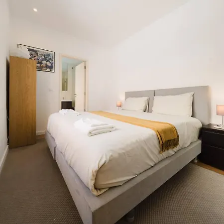 Daire Private Pool Chiado Gem, Patio Retreat Wac