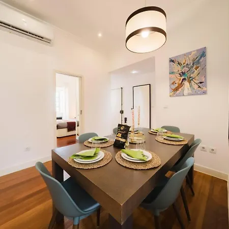 Daire Private Pool Chiado Gem, Patio Retreat Wac *
