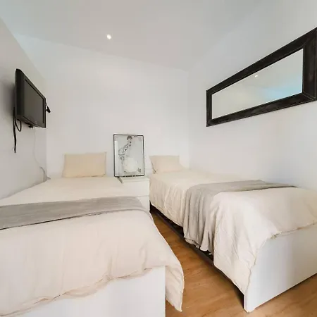 Private Pool Chiado Gem, Patio Retreat Wac *
