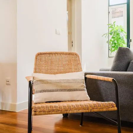 Chiado Gem Private Pool & Patio Retreat