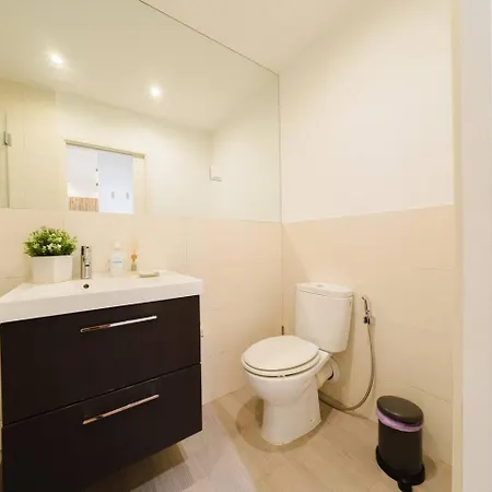 Chiado Gem Private Pool & Patio Retreat Lissabon