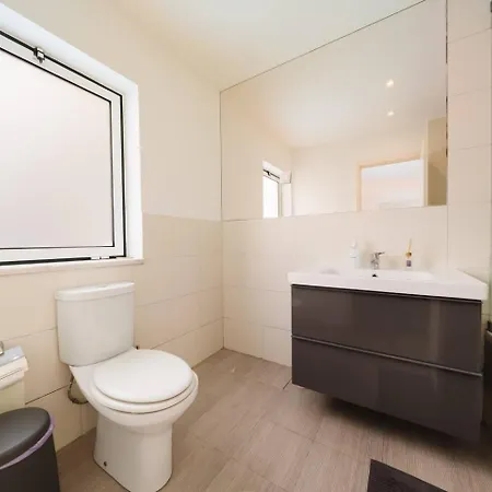Private Pool Chiado Gem, Patio Retreat Wac Daire