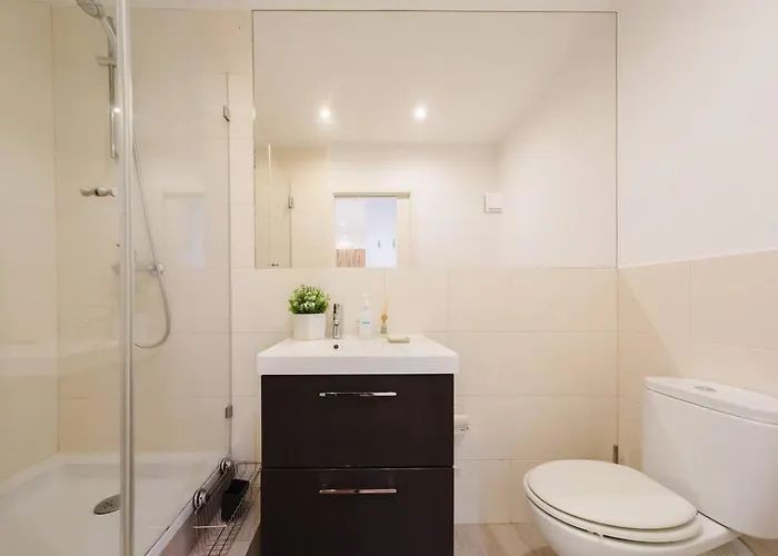 Apartment Chiado Gem Private Pool & Patio Retreat