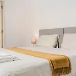 Chiado Gem Private Pool & Patio Retreat Lejlighed Lisboa