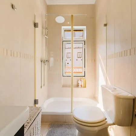 Lägenhet Private Pool, Sleeps 10, Lisboa